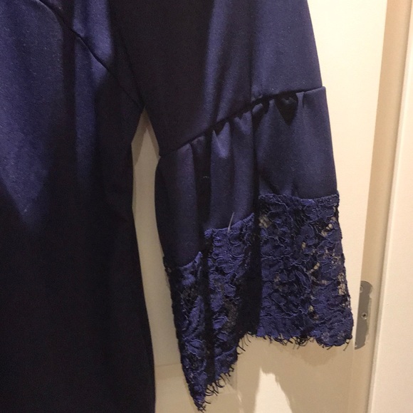 Blue Dress, flair lace sleeve - Picture 3 of 3
